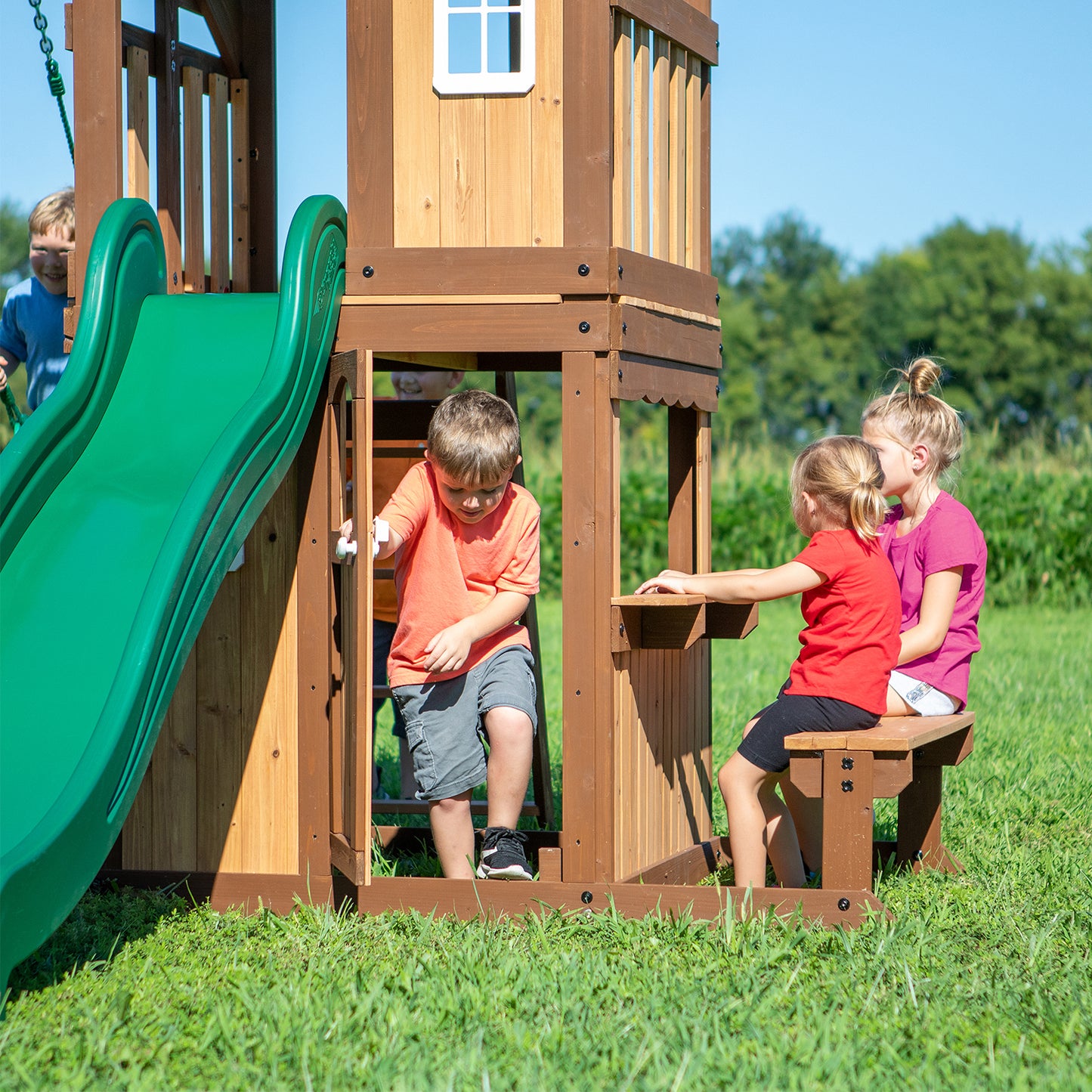 Backyard Discovery Lakewood Play Centre